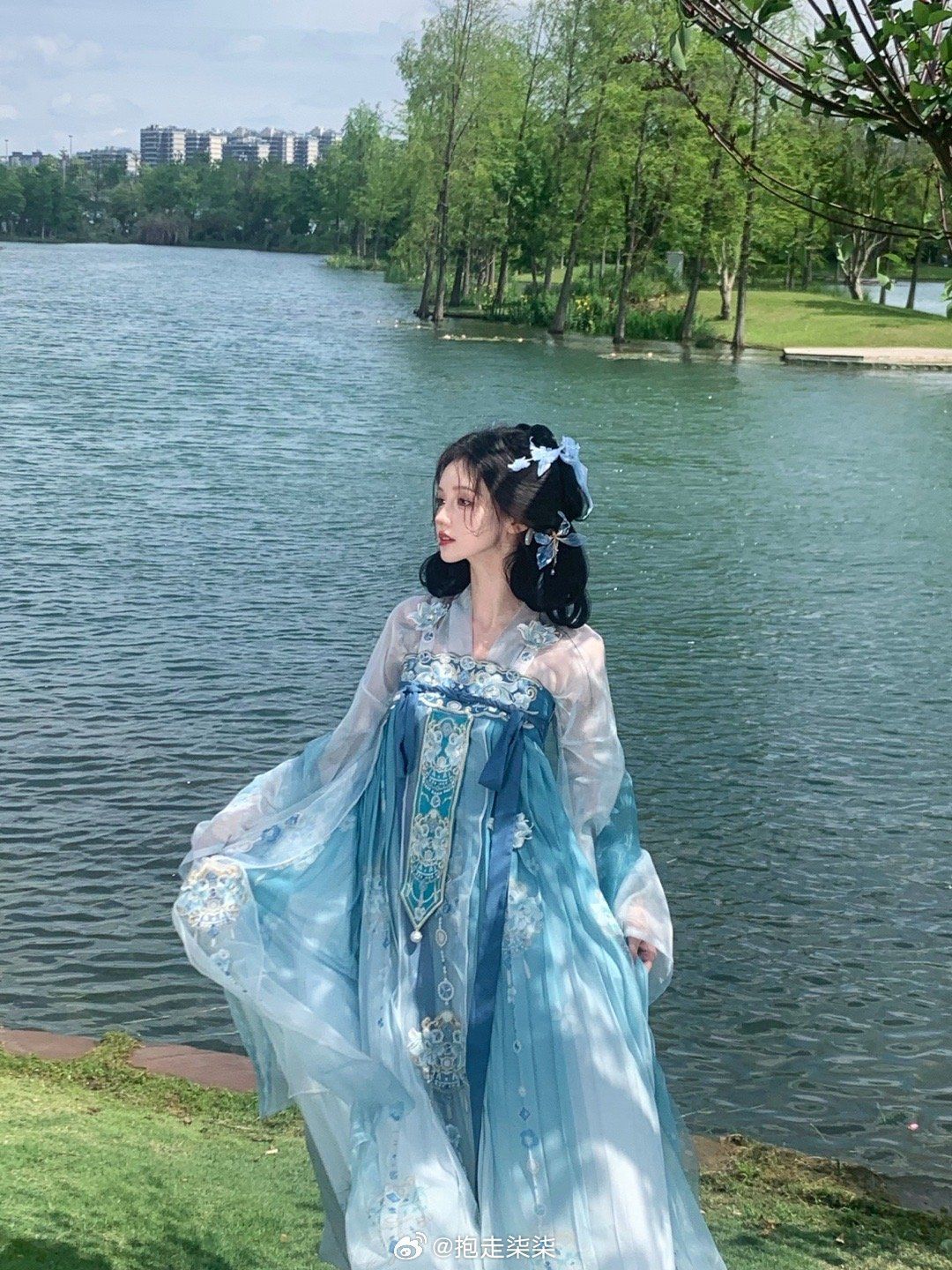 The Evolution of Guard Robes in Traditional Chinese Culture:A Closer Look at Hanfu Clothing The Evolution of Guard Robes in Traditional Chinese Culture:A Closer Look at Hanfu Clothing