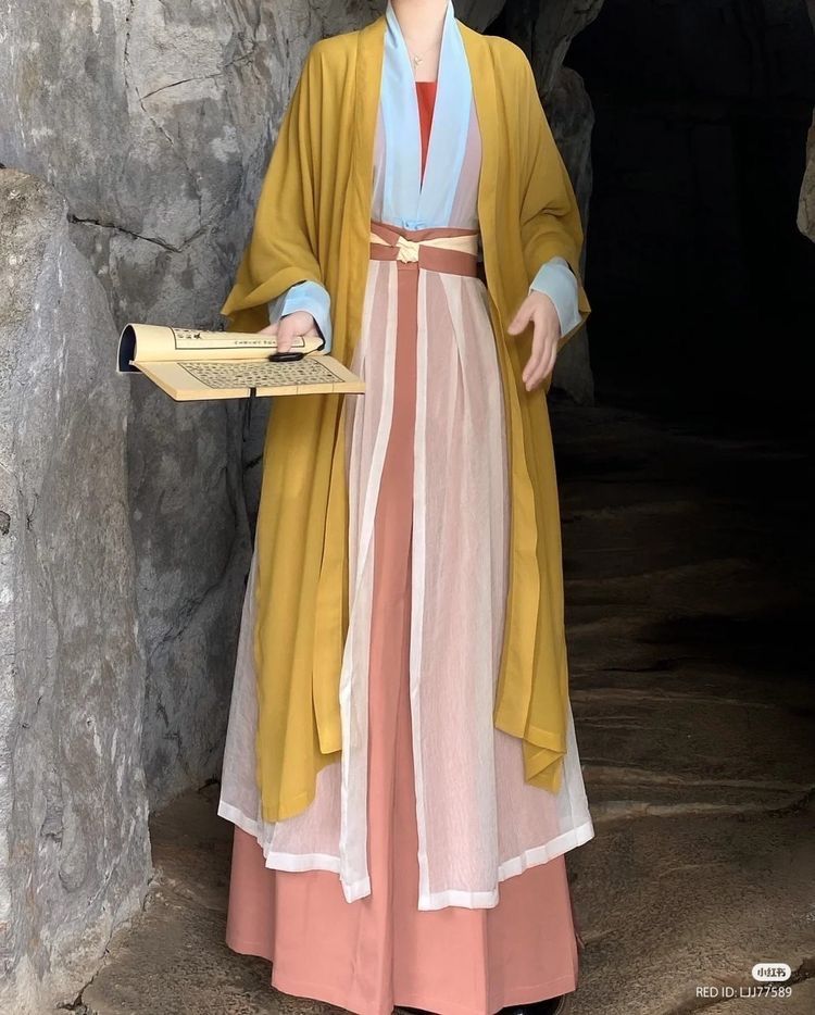 Ethereal Beauty of Hanfu Hat:The Enchanting Journey Through Ancient Chinese Fashion Ethereal Beauty of Hanfu Hat:The Enchanting Journey Through Ancient Chinese Fashion