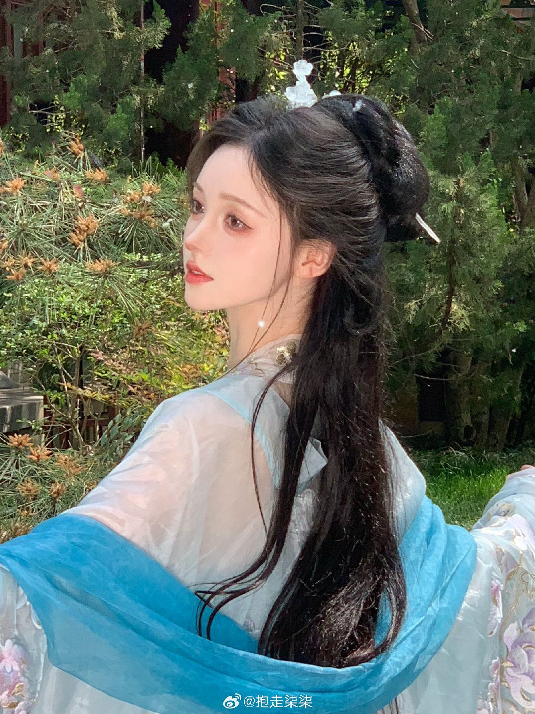 Uncovering the Hidden Gems of Traditional Hanfu Fashion:A Guide to Spotting the Best Deals Uncovering the Hidden Gems of Traditional Hanfu Fashion:A Guide to Spotting the Best Deals