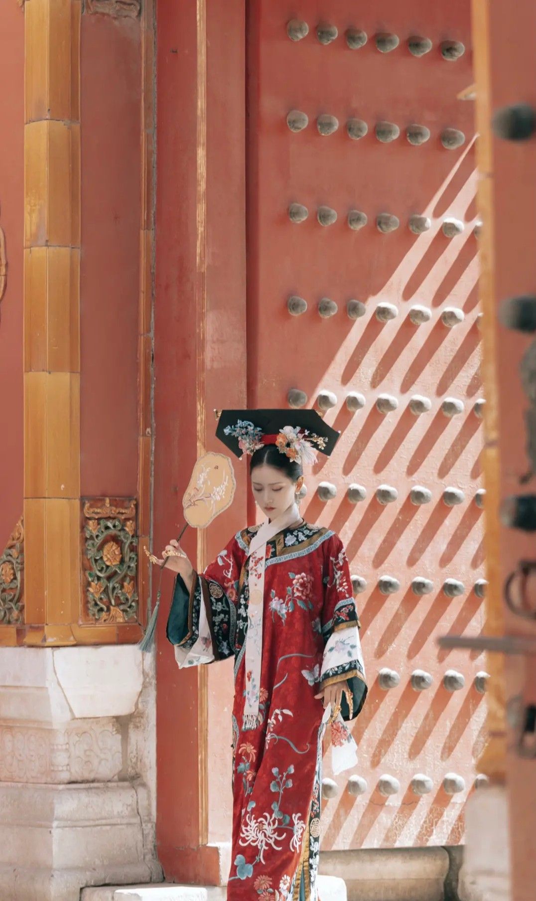 Reinventing the Cheongsam:An Updated Version of the Traditional Qipao Blouse Reinventing the Cheongsam:An Updated Version of the Traditional Qipao Blouse