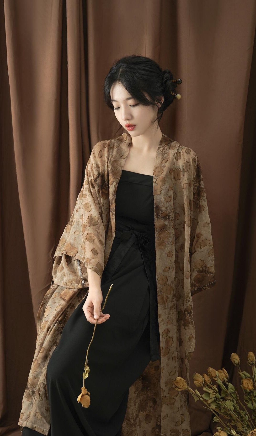 Youthful Fashion:The Rise of Seven-Point Sleeve Qipao Youthful Fashion:The Rise of Seven-Point Sleeve Qipao