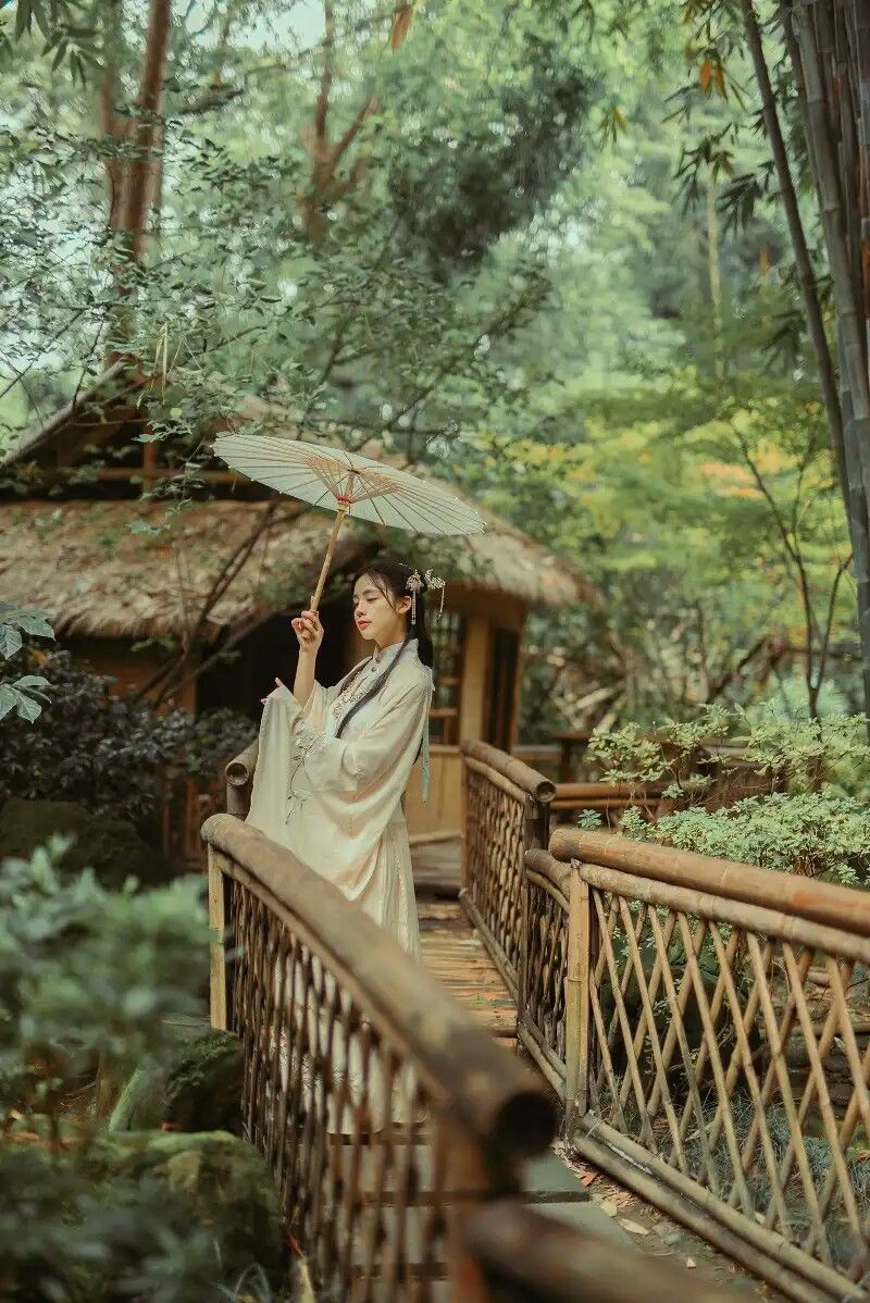 The Journey of a 12-Year-Old Hanfu Girl in Grade Six The Journey of a 12-Year-Old Hanfu Girl in Grade Six