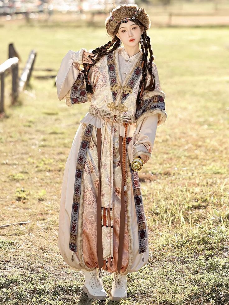 Elegant Toasting Gowns for Pregnant Women:The Miao-Style Skirt with Hidden Belly Charm Elegant Toasting Gowns for Pregnant Women:The Miao-Style Skirt with Hidden Belly Charm