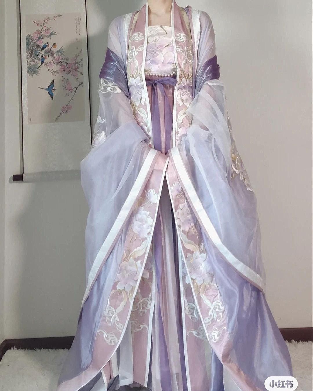 The Daily Elegance of a Linen Cheongsam The Daily Elegance of a Linen Cheongsam