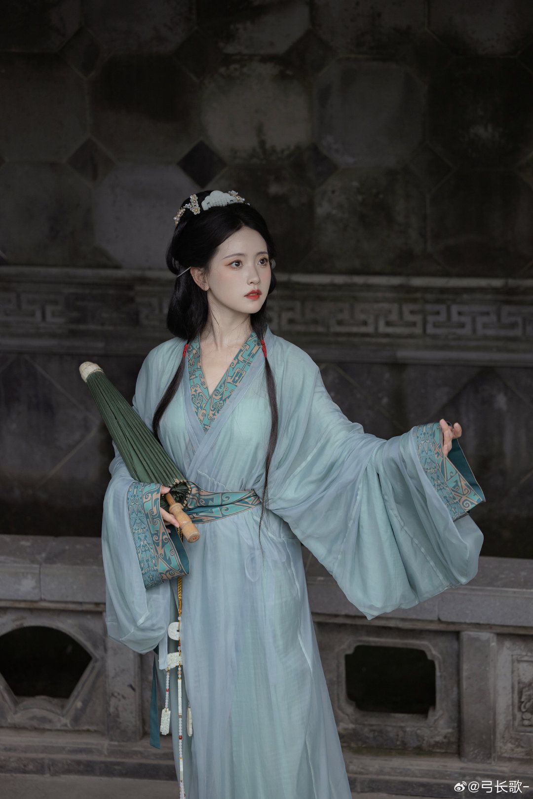 Enchanting Women in Ancient Fairy Xianxia Costumes Enchanting Women in Ancient Fairy Xianxia Costumes