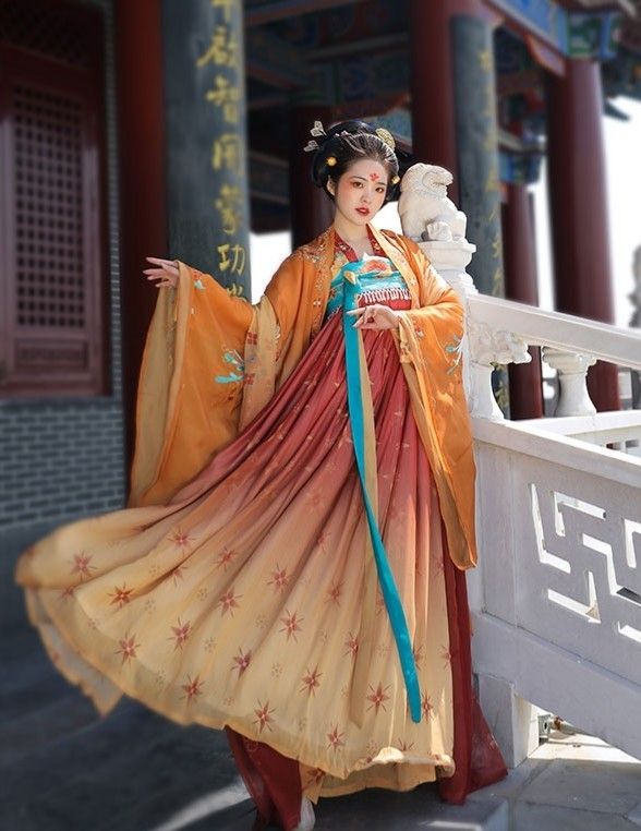 The Enchantment of Hanfu for an Eleven-Year-Old Girl in Ancient Times The Enchantment of Hanfu for an Eleven-Year-Old Girl in Ancient Times