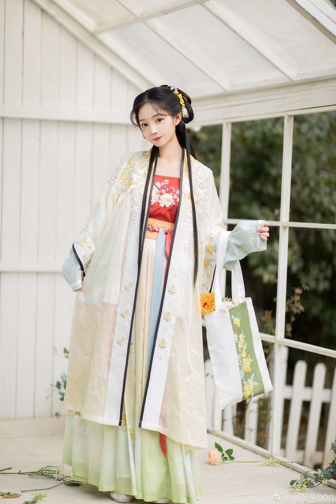 Traditional Chinese Style Girls Winter Dress with Horseface Skirt Traditional Chinese Style Girls Winter Dress with Horseface Skirt