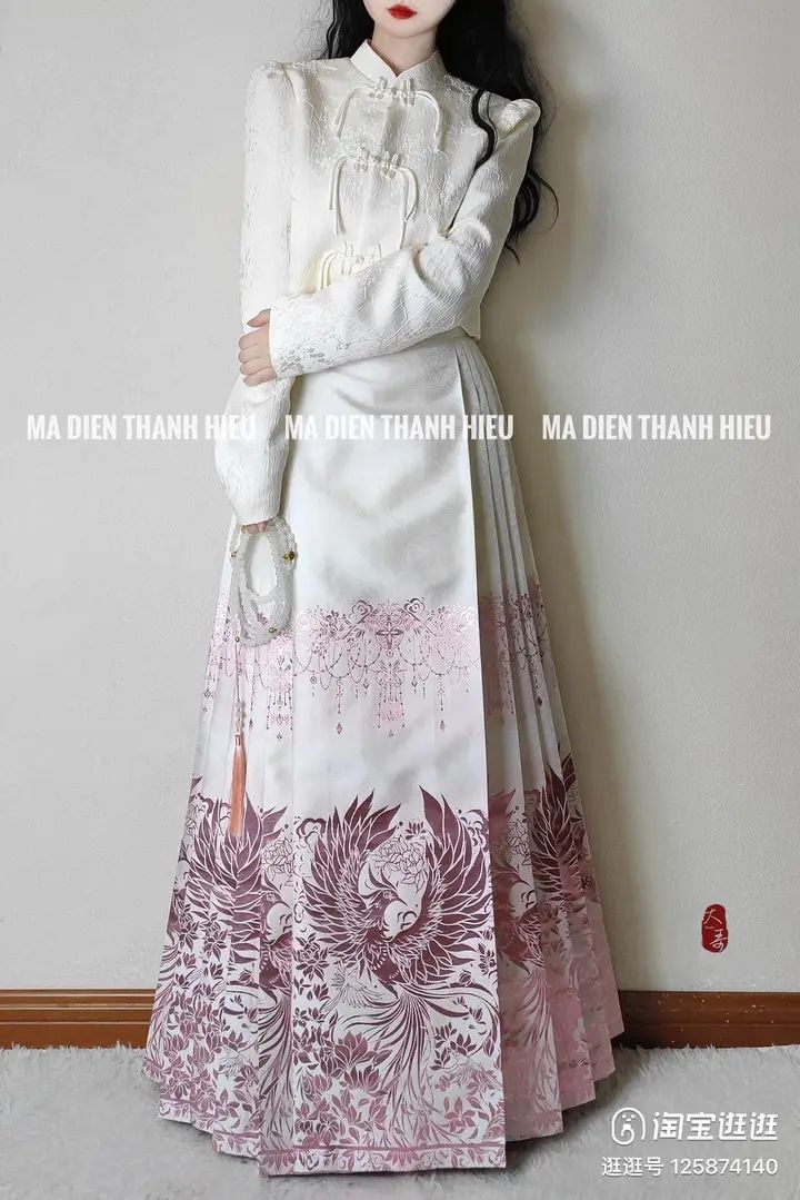 Exploring the Elegance of Song Dynasty Hanfu Shoes:A Journey Through Time Exploring the Elegance of Song Dynasty Hanfu Shoes:A Journey Through Time