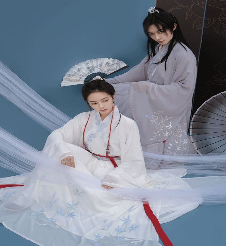 Ancient Charm of Childrens Hair Ornaments in Traditional Chinese Hanfu Fashion Ancient Charm of Childrens Hair Ornaments in Traditional Chinese Hanfu Fashion