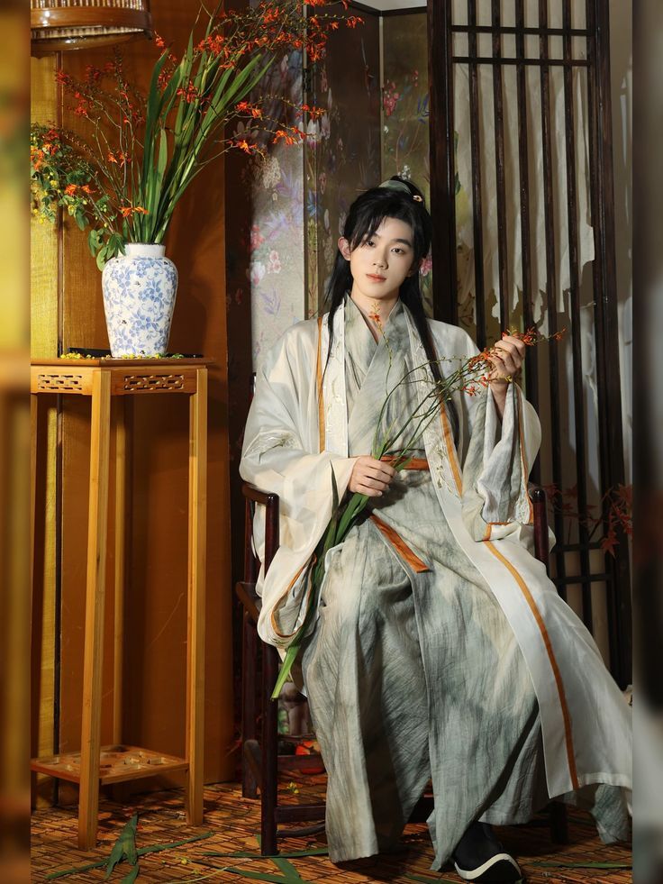 Embracing Traditional Elegance:The Original Hanfu of Yibuluo Embracing Traditional Elegance:The Original Hanfu of Yibuluo