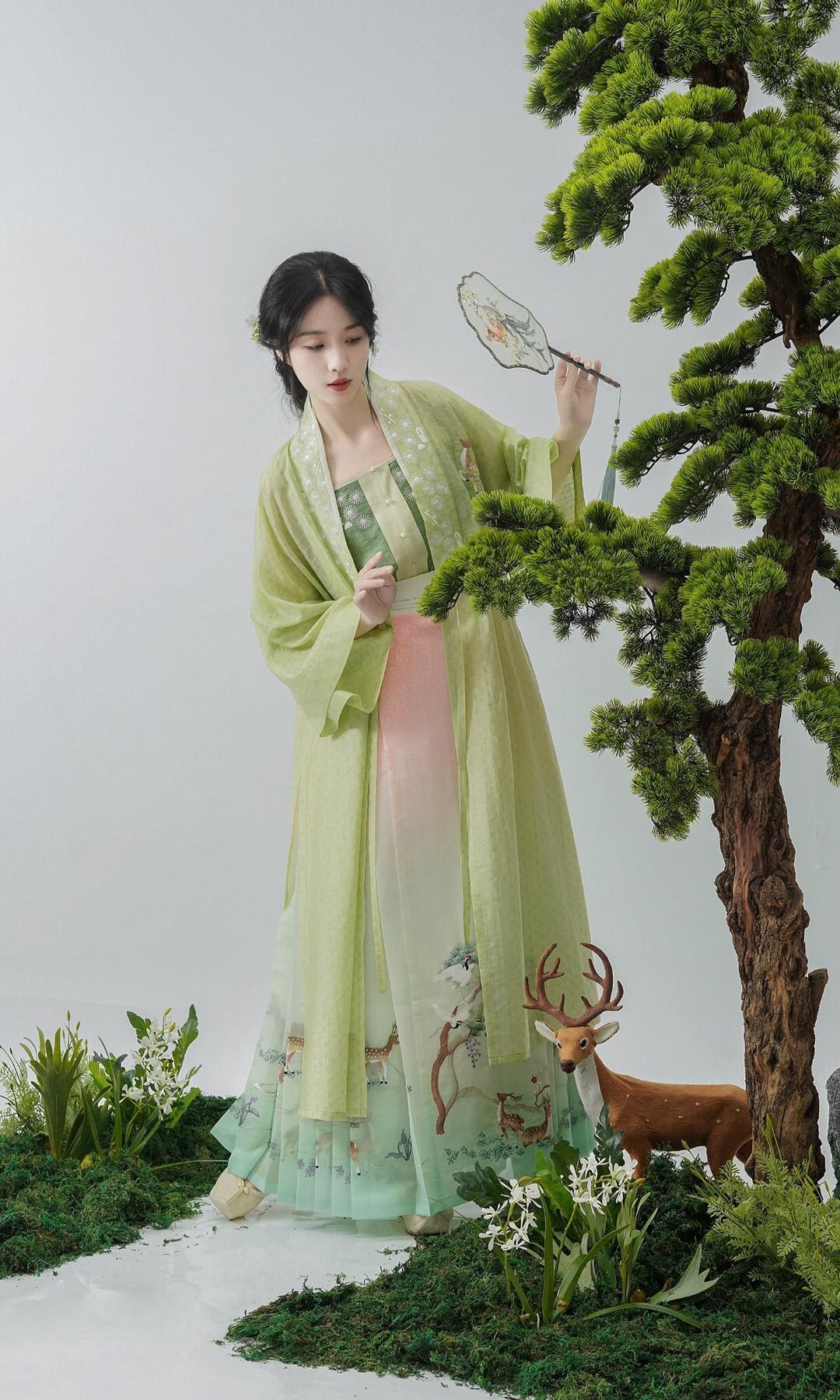 The Art of Pairing Qipao Bags in the Republic Era The Art of Pairing Qipao Bags in the Republic Era