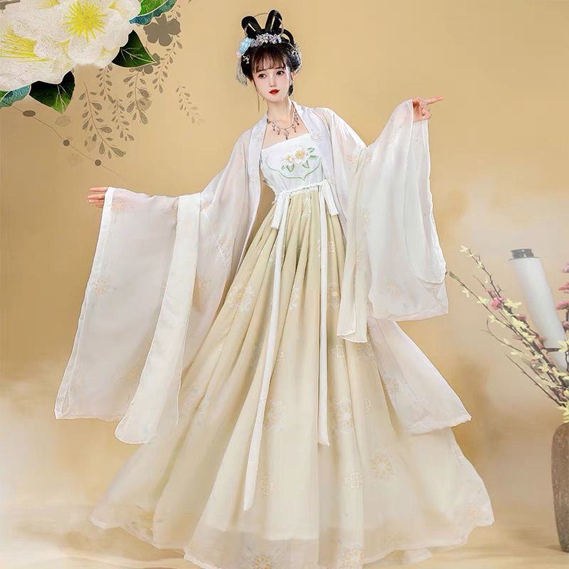 The Tang Dynastys Marital Customs and the Splendor of Hanfu Wedding Attire The Tang Dynastys Marital Customs and the Splendor of Hanfu Wedding Attire