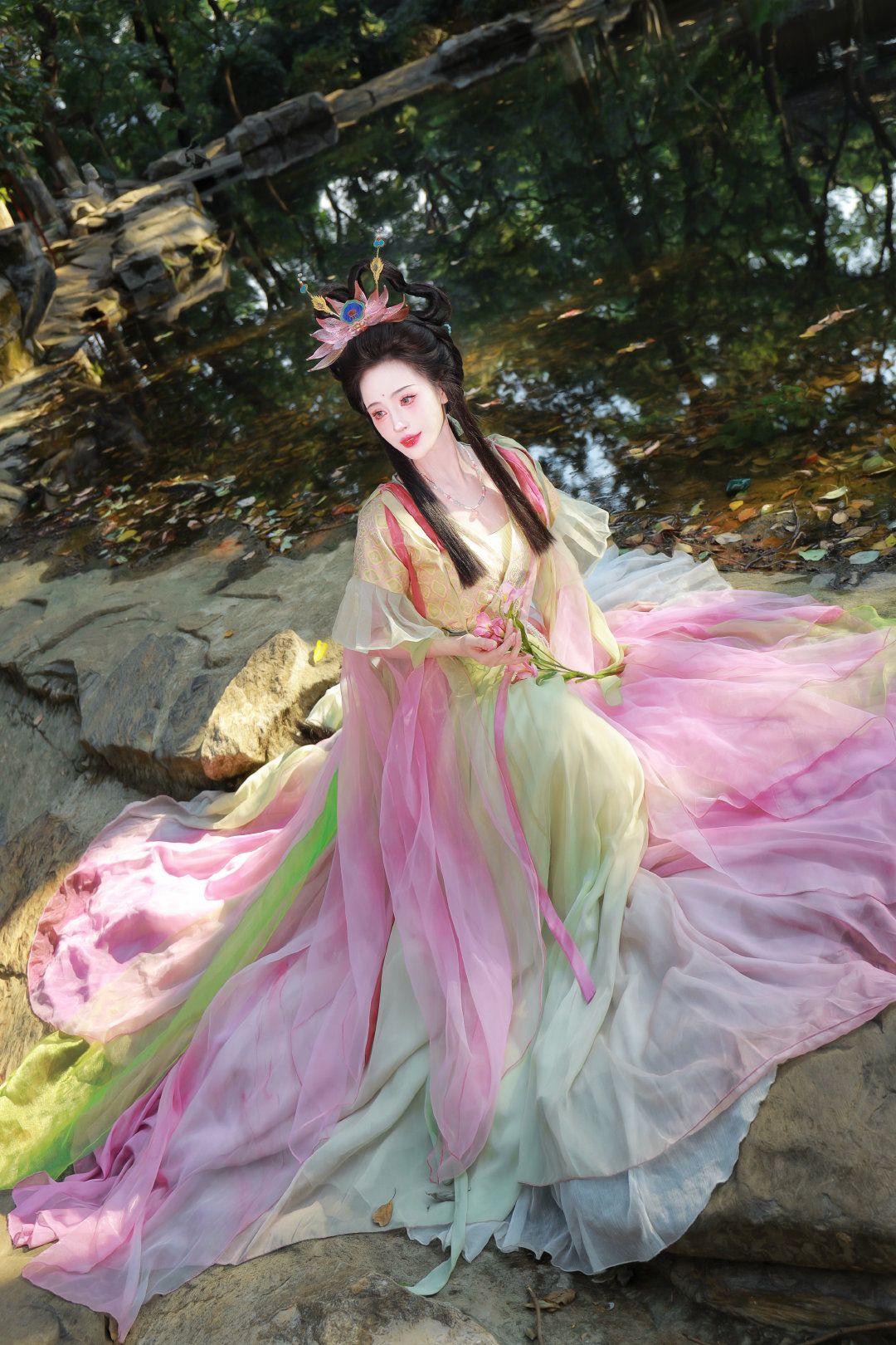 The Revival of Cheongsam:Embracing the 40-Year-Old Elegance The Revival of Cheongsam:Embracing the 40-Year-Old Elegance