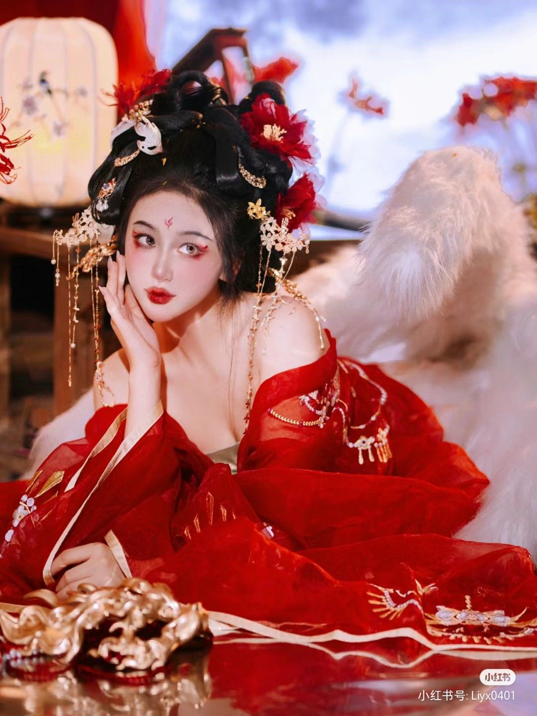 The Enigma of the Solitary Cheongsam:A Journey into the World of Traditional Chinese Elegance The Enigma of the Solitary Cheongsam:A Journey into the World of Traditional Chinese Elegance