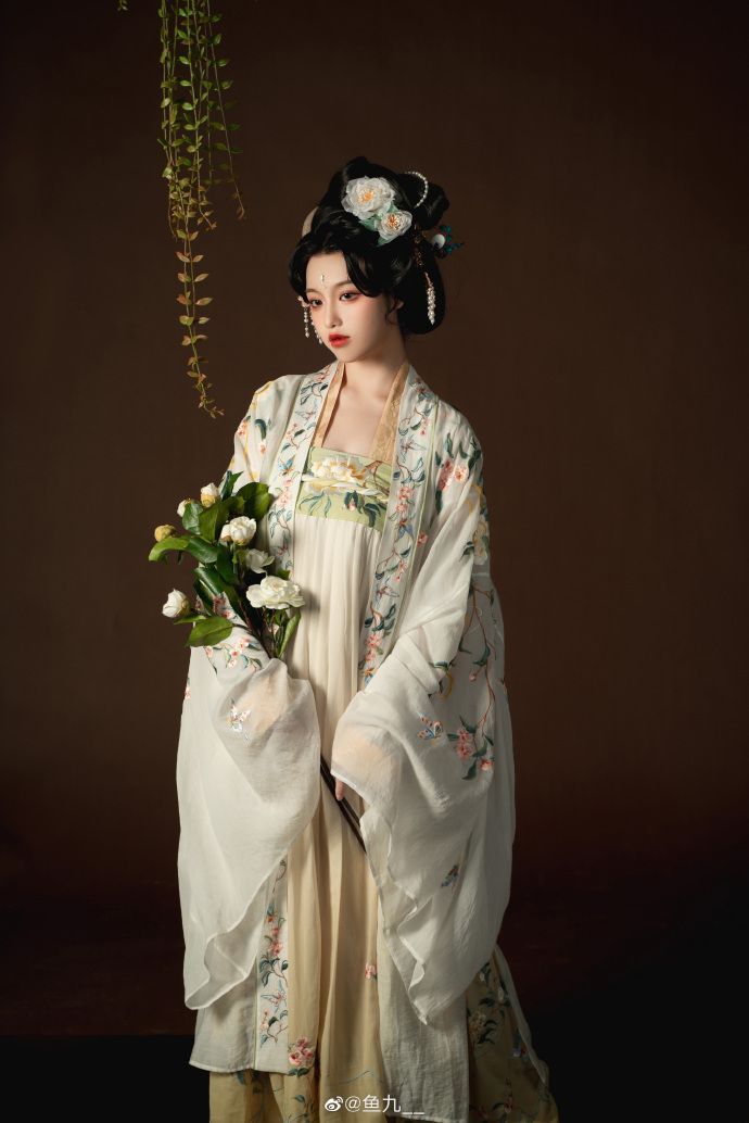 A Complete Guide to Summer Hanfu Womens Attire:A Journey into Traditional Elegance A Complete Guide to Summer Hanfu Womens Attire:A Journey into Traditional Elegance