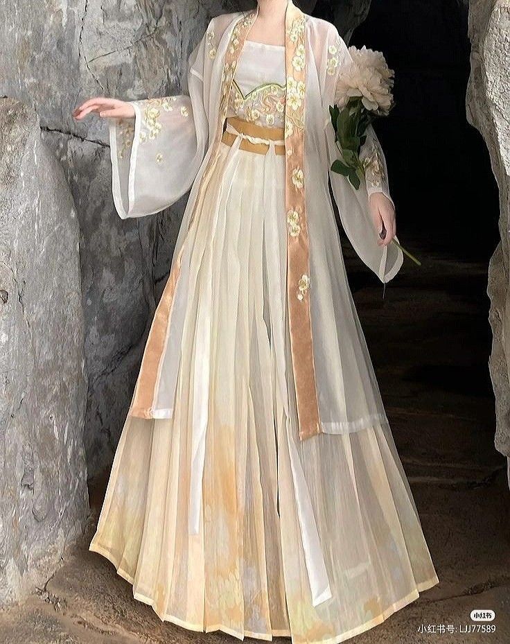 Affordable Traditional Hanfu Costumes for Female College Students Affordable Traditional Hanfu Costumes for Female College Students