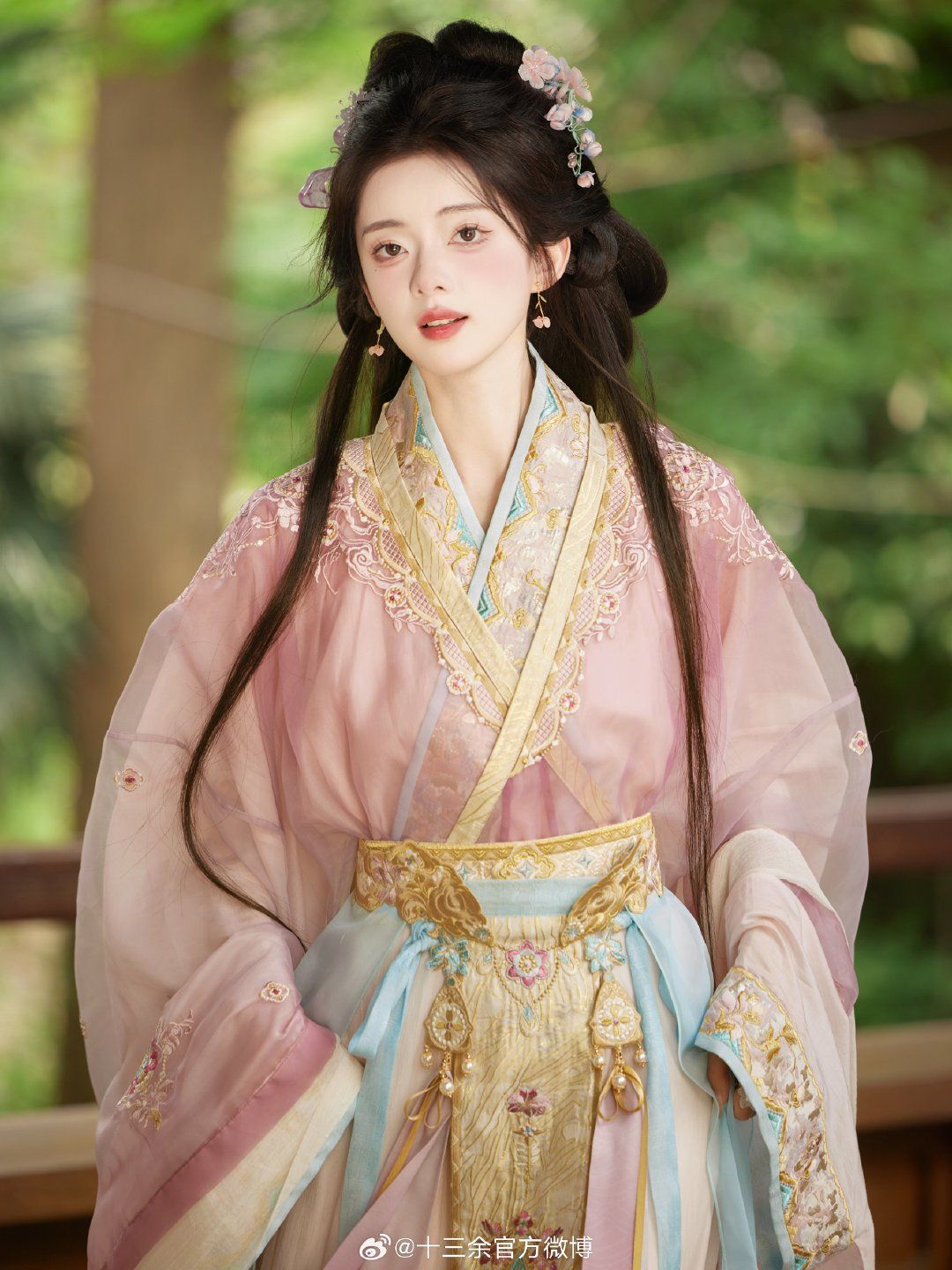 Summer Elegance:A Girl Babys Hanfu Dress in the Limelight Summer Elegance:A Girl Babys Hanfu Dress in the Limelight
