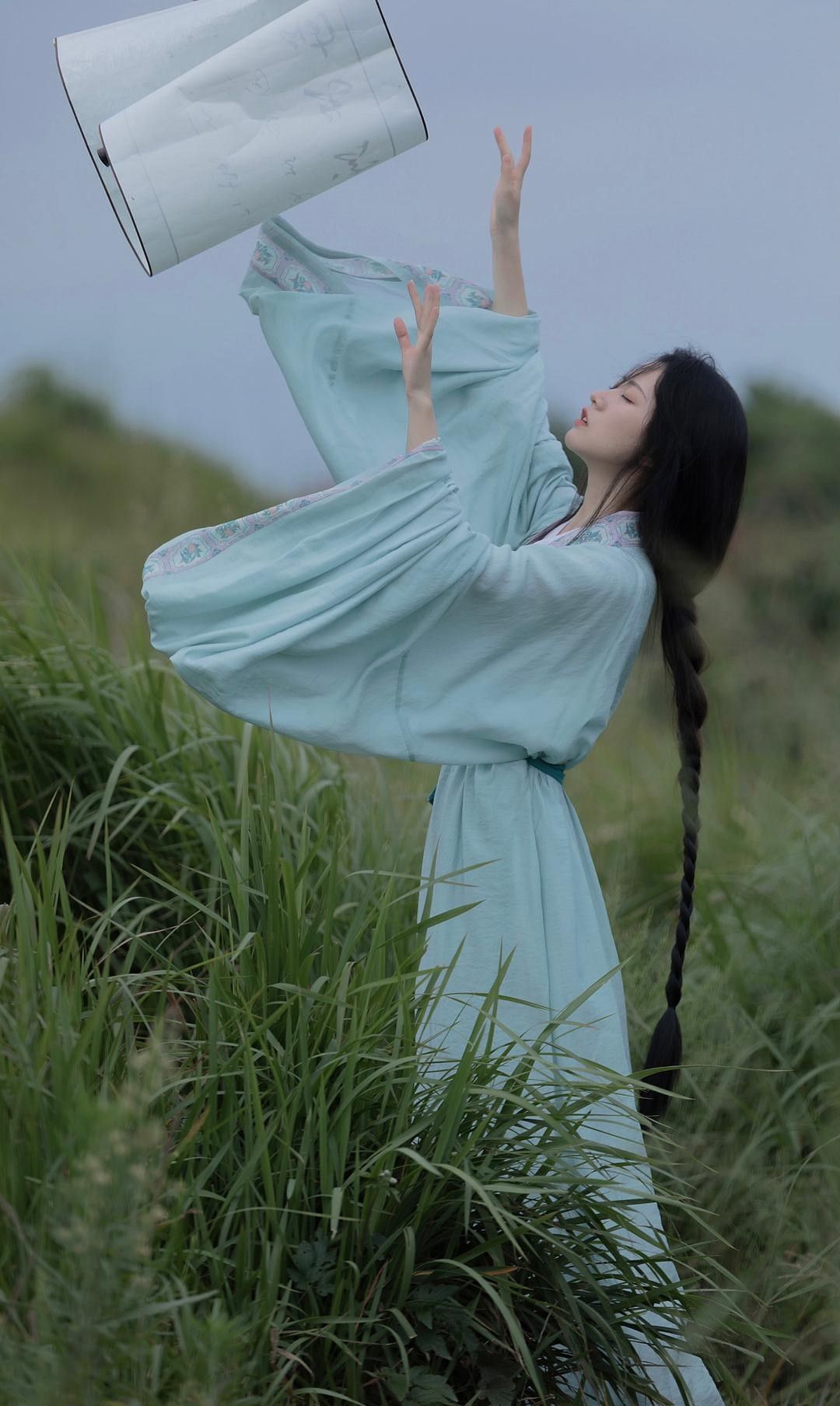 Hanfu Fashion:Exploring the Popularity of Liu Yus Style Hanfu Fashion:Exploring the Popularity of Liu Yus Style