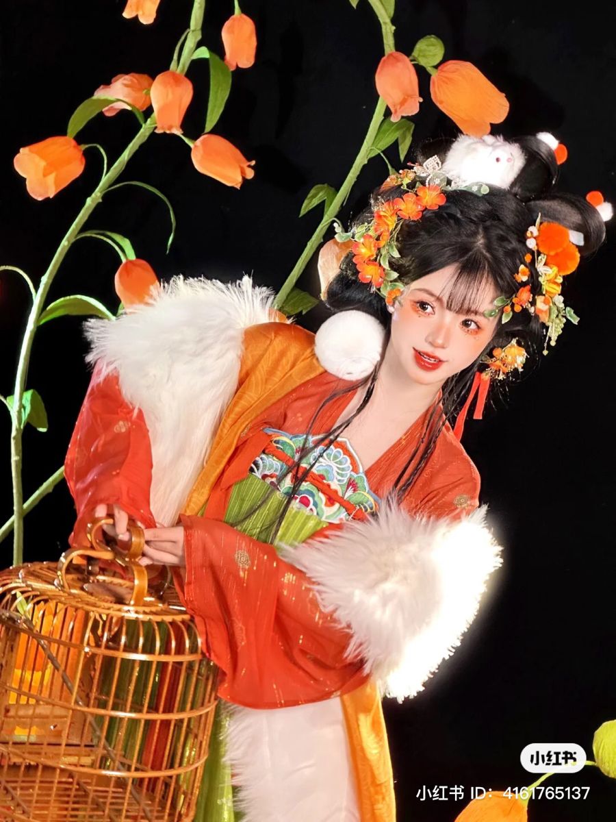Autumn Fashion for Women in Hanfu Traditional Chinese Clothing Autumn Fashion for Women in Hanfu Traditional Chinese Clothing