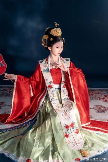 Neo-Chinese Chic:Embracing the Cool Refinement of Modern Qipao with Traditional Splendor Neo-Chinese Chic:Embracing the Cool Refinement of Modern Qipao with Traditional Splendor