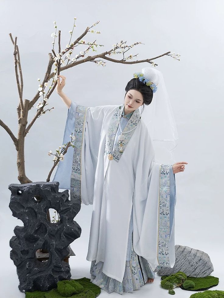 The Elegance of a Wedding Cheongsam:The高贵的贵夫人旗袍婚礼 The Elegance of a Wedding Cheongsam:The高贵的贵夫人旗袍婚礼