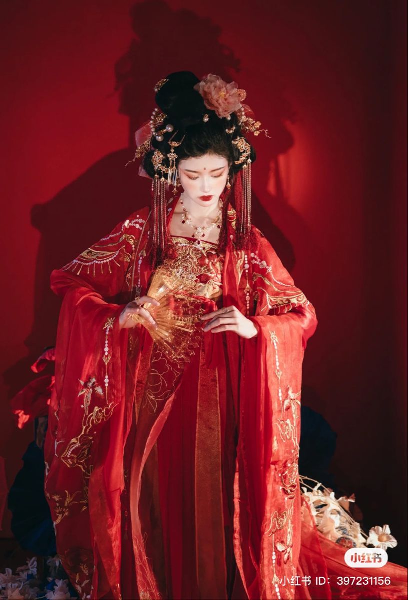 The Charm of Cheongsam with Half-sleeved Blouse The Charm of Cheongsam with Half-sleeved Blouse