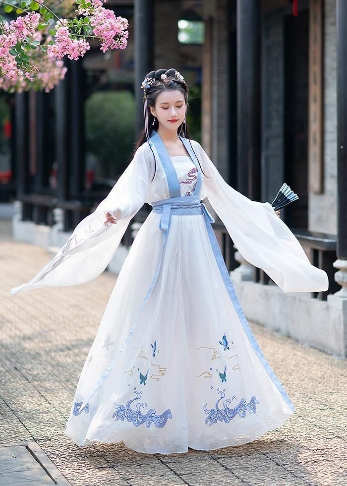 White Pearl Cheongsam:A Tale of Elegance and Tradition White Pearl Cheongsam:A Tale of Elegance and Tradition