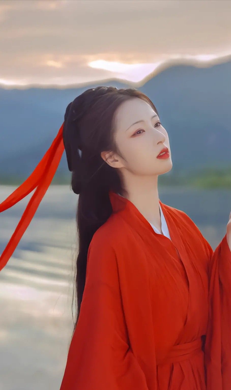 Revival of Chinese Cheongsam:Embracing the Retro Elegance Revival of Chinese Cheongsam:Embracing the Retro Elegance