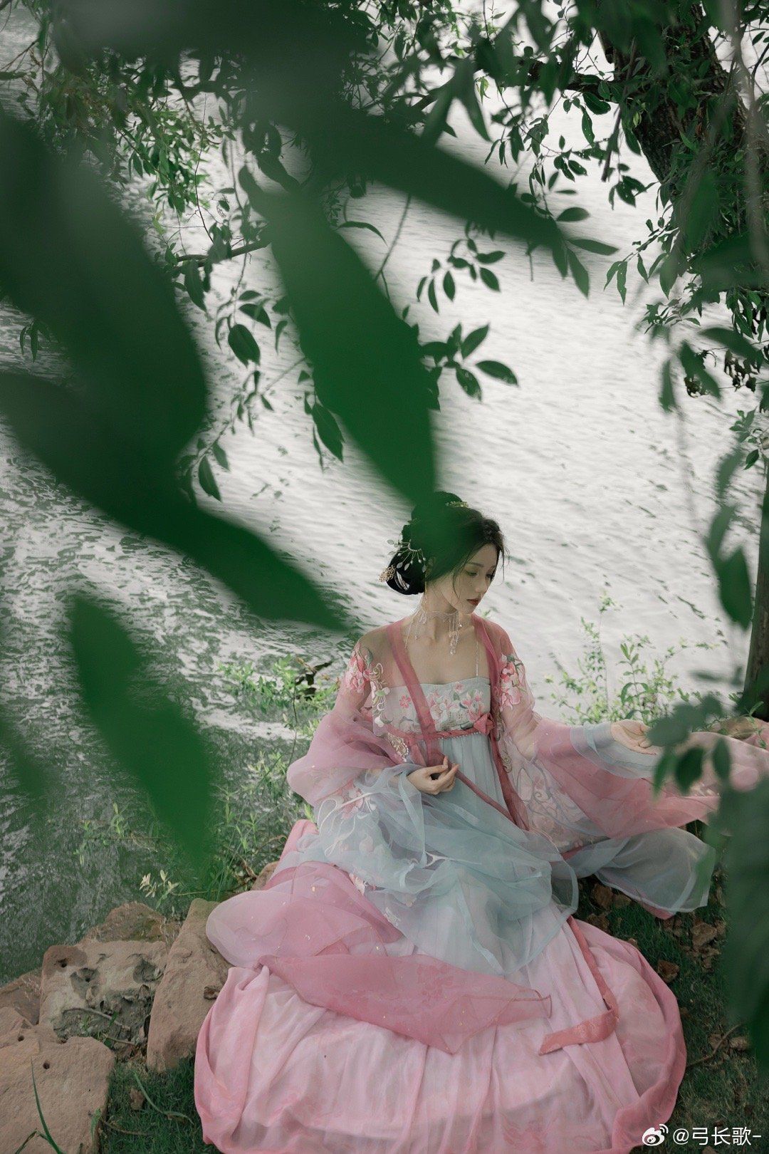 Ancient Hanfu Costumes for Women:A Journey into Traditional Chinese Attire Ancient Hanfu Costumes for Women:A Journey into Traditional Chinese Attire