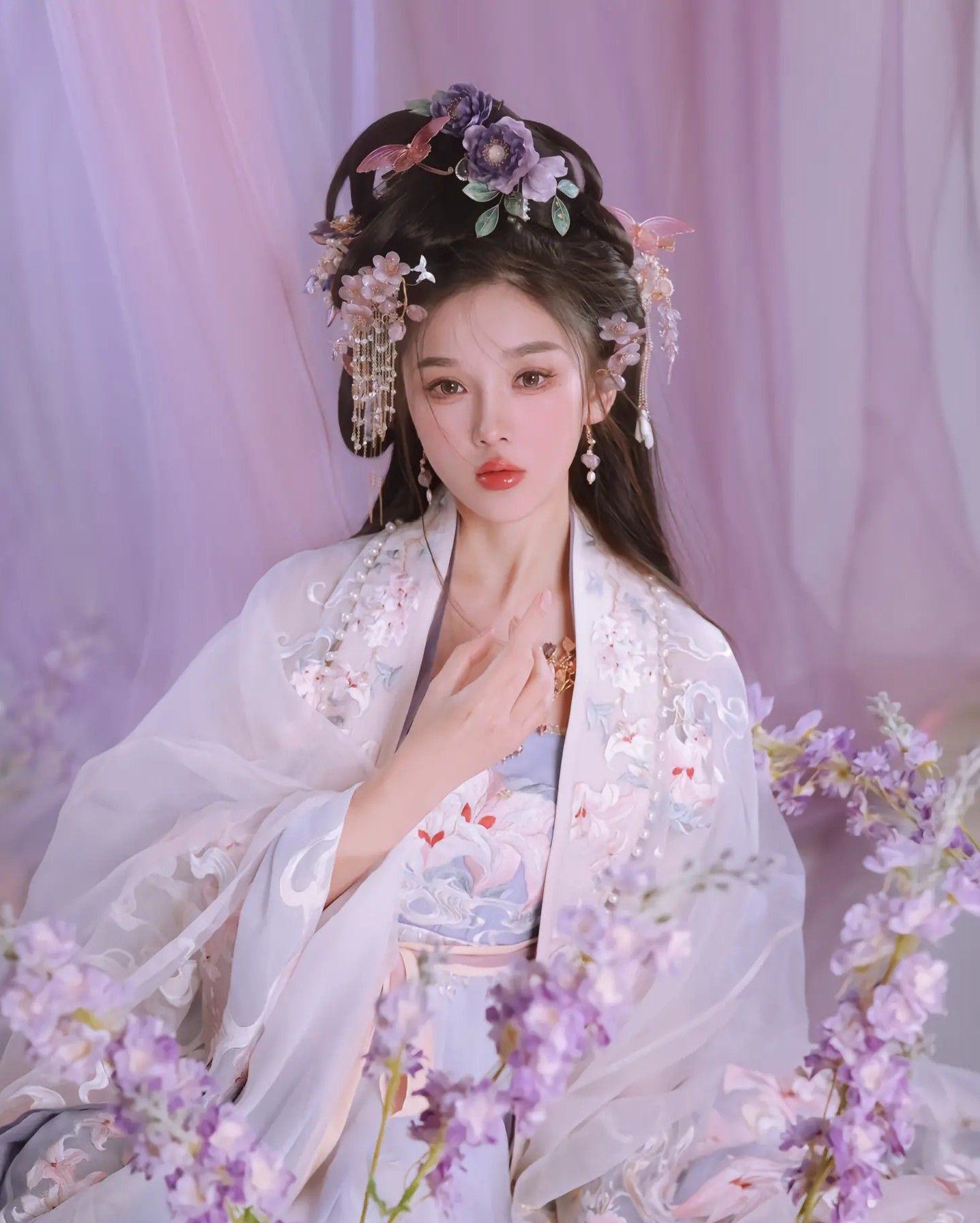 Traditional Hair Ornamentry:Exploring the Complete Set of Ancient Chinese Hanfu with Hair Combs Traditional Hair Ornamentry:Exploring the Complete Set of Ancient Chinese Hanfu with Hair Combs