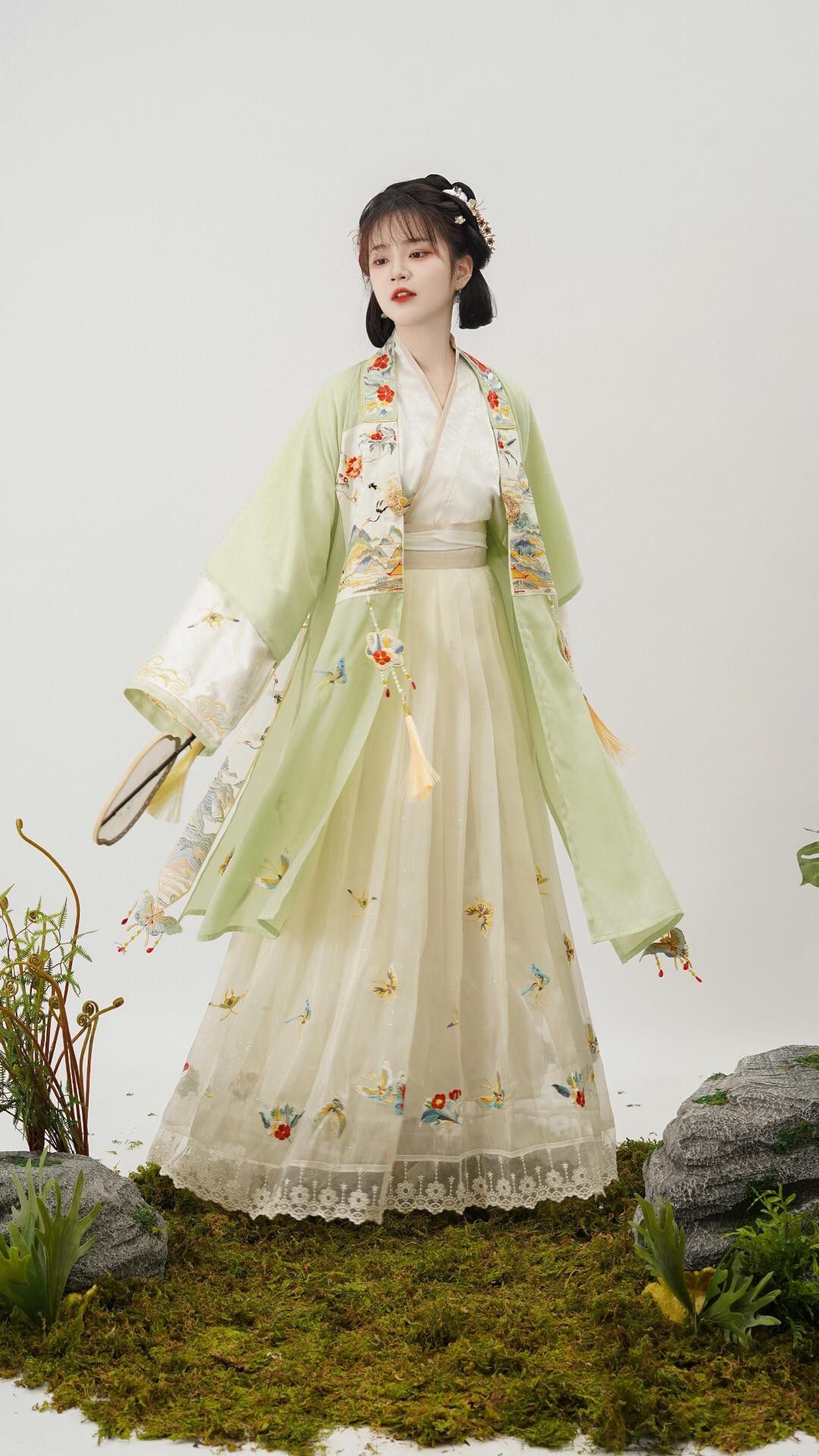 Qingpingyue Style Hanfu:The Elegance of Zhao Huirou Qingpingyue Style Hanfu:The Elegance of Zhao Huirou