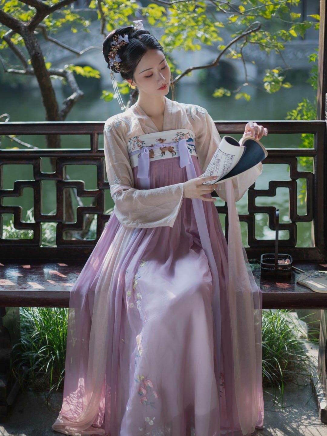 The Enchantment of a Long Ink Green Cheongsam The Enchantment of a Long Ink Green Cheongsam
