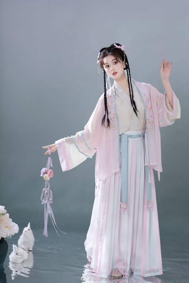 Affordable Traditional Chinese Hanfu Fashion:A Complete Outfit Guide Affordable Traditional Chinese Hanfu Fashion:A Complete Outfit Guide