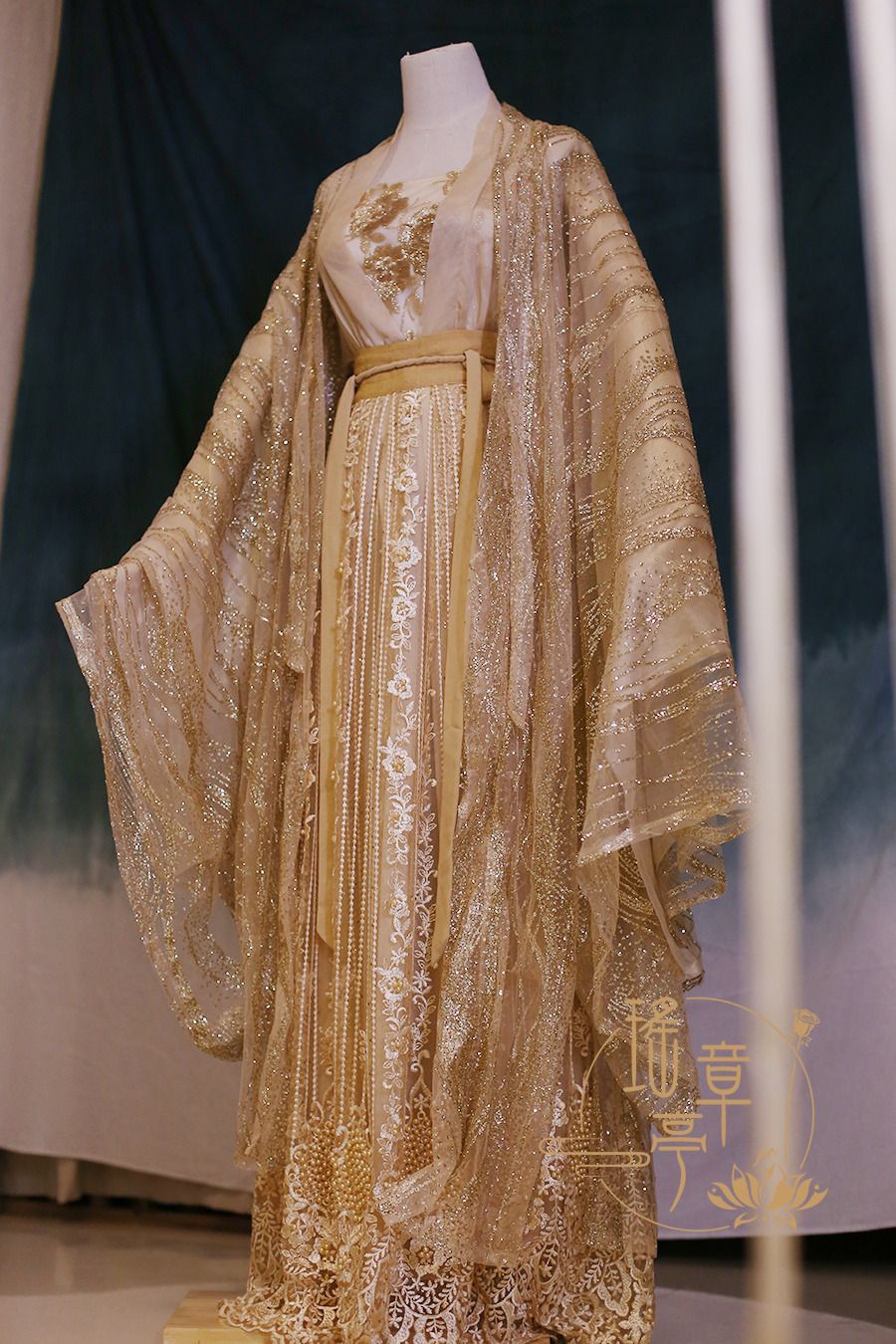 The Seductive Charm of Cheongsam:A Cultural Icon of Chinese Elegance The Seductive Charm of Cheongsam:A Cultural Icon of Chinese Elegance