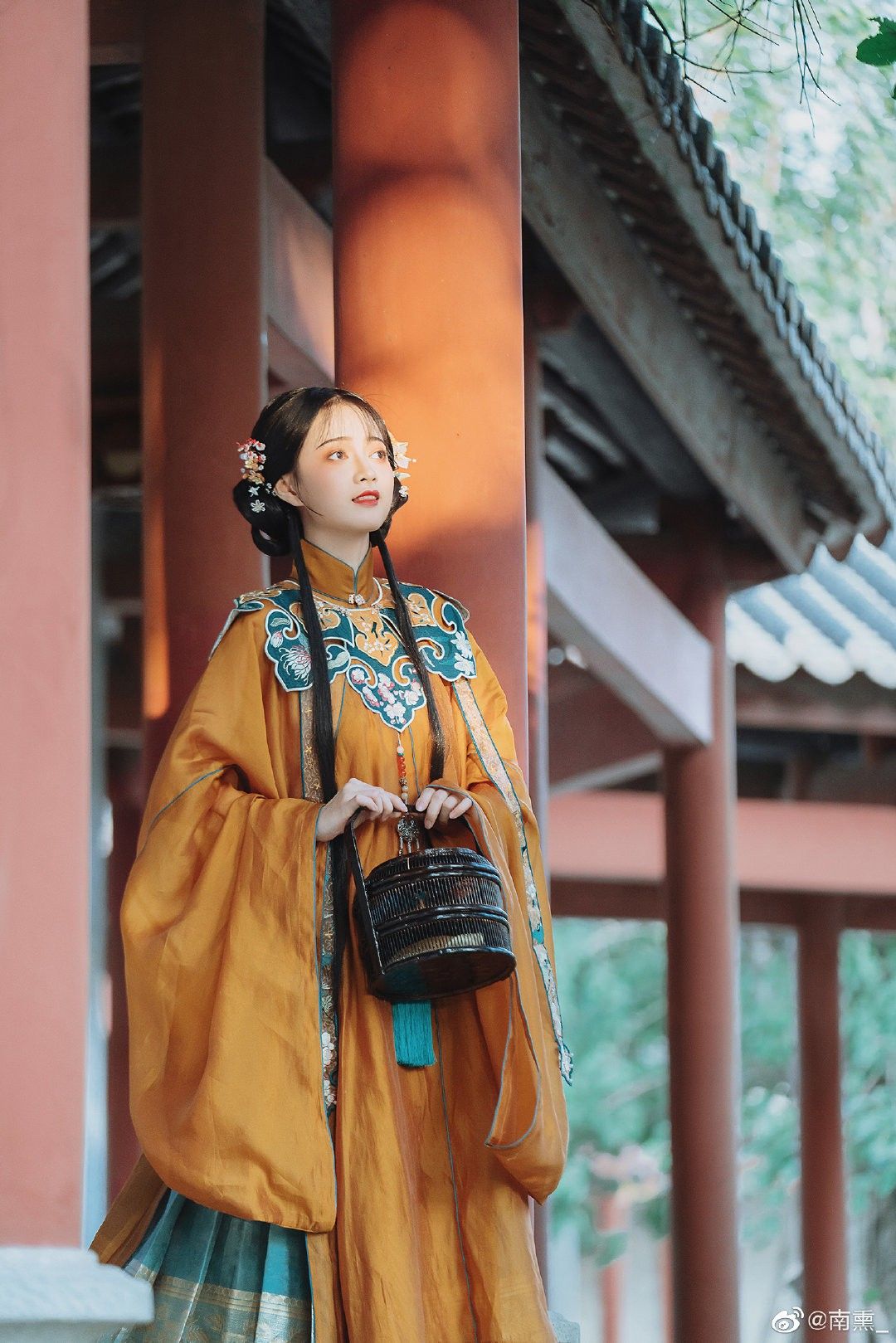 The Splendor of Hanfu Jade Pendants and Tassel Decorations The Splendor of Hanfu Jade Pendants and Tassel Decorations
