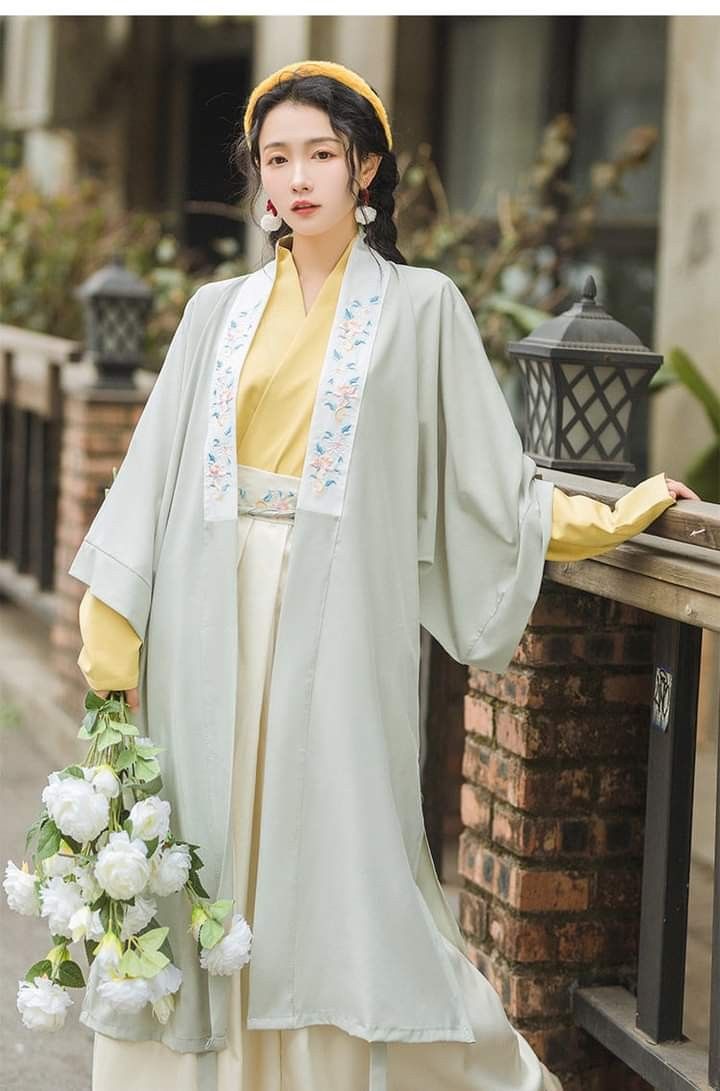 Designing the Perfect Top to Match a Horseface Skirt:A Guide to Creating a Cross-Over Collar Blouse Designing the Perfect Top to Match a Horseface Skirt:A Guide to Creating a Cross-Over Collar Blouse