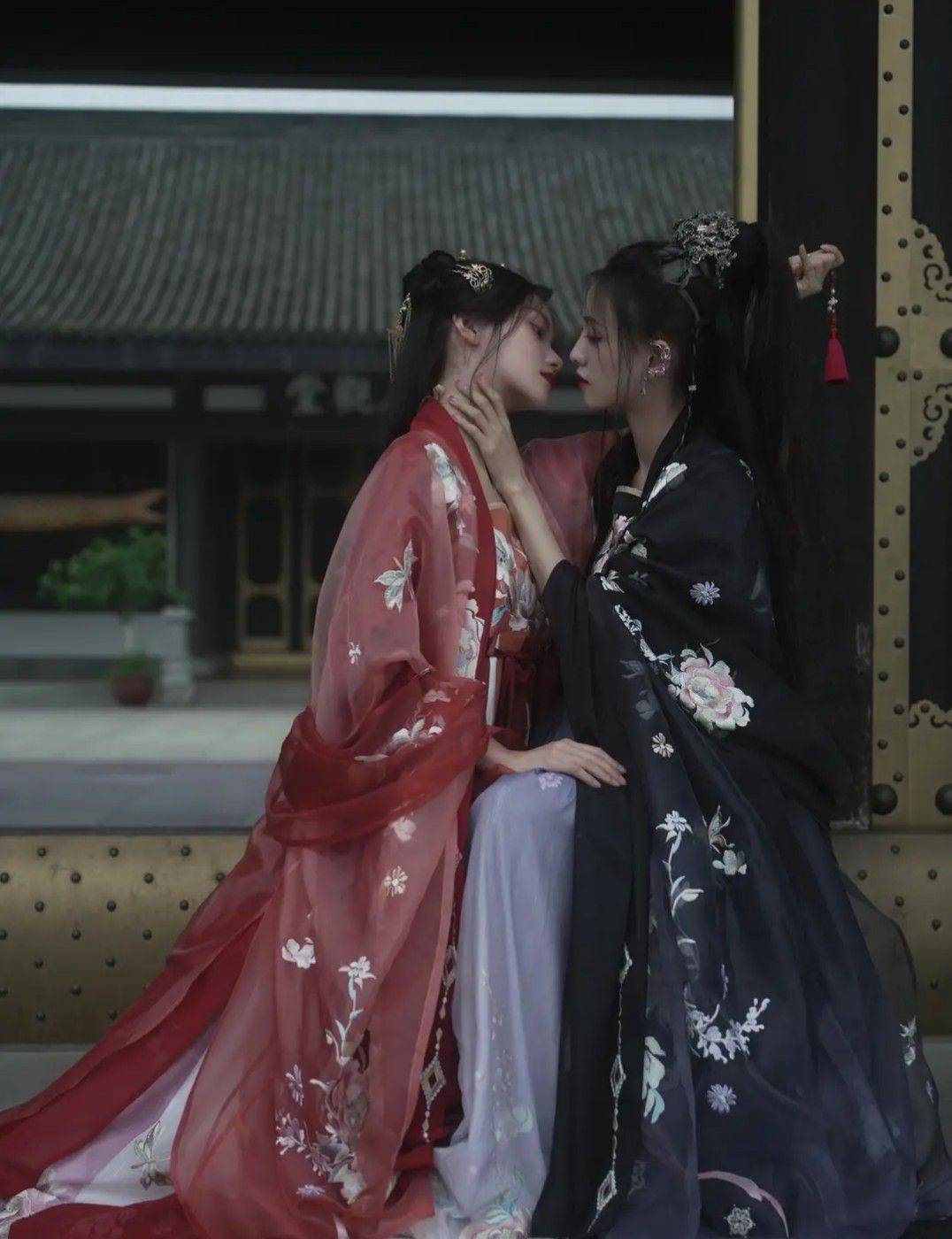 A Glimpse into the World of a Hanfu Girl in the Style of the Republic of China A Glimpse into the World of a Hanfu Girl in the Style of the Republic of China