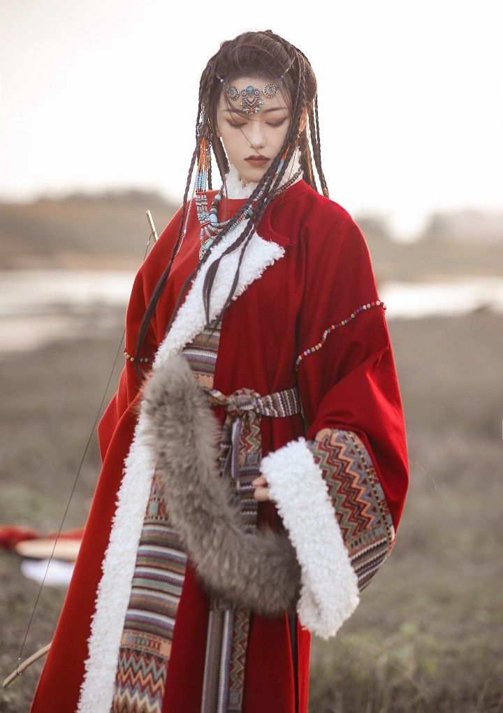 Traditional Splendor:The Tang Suit Golden Silk Velvet Ensemble Traditional Splendor:The Tang Suit Golden Silk Velvet Ensemble