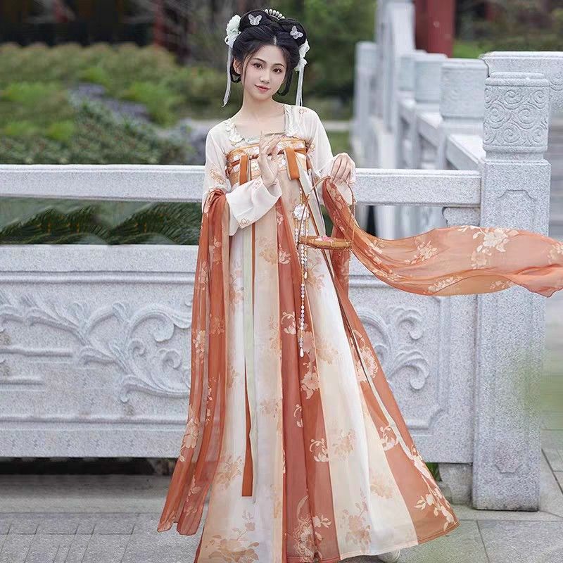 The Elegance of Cheongsam and Round Fan:A Cultural Fusion The Elegance of Cheongsam and Round Fan:A Cultural Fusion