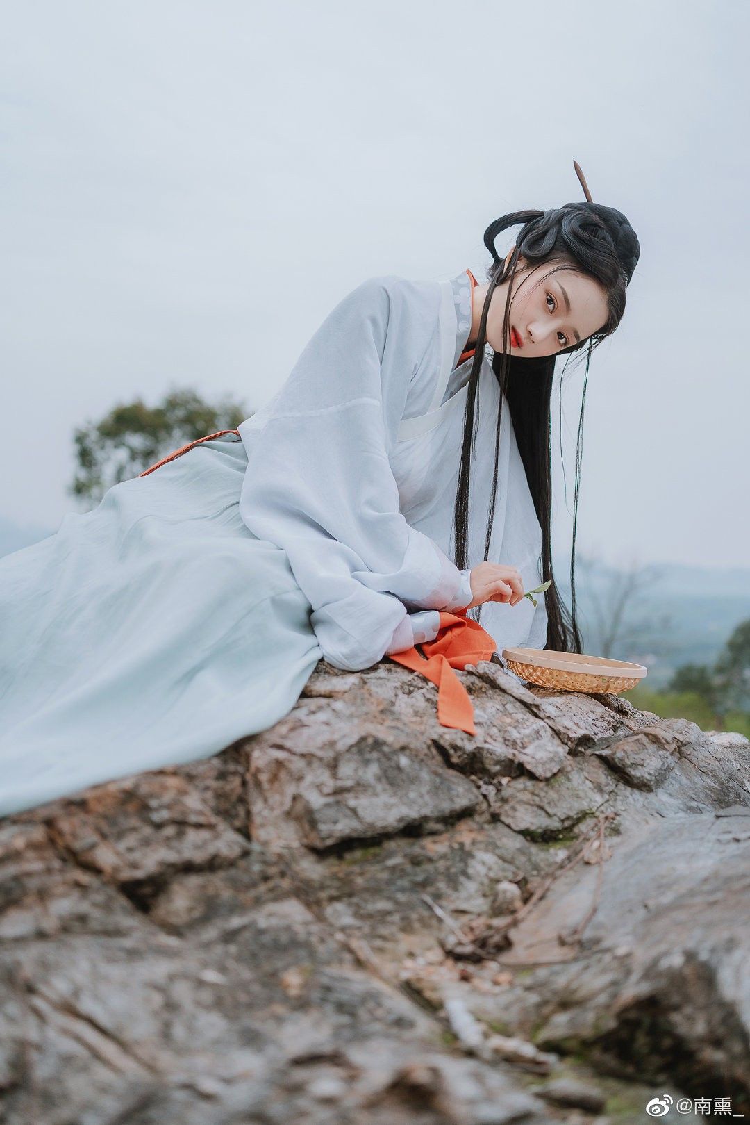 Reinventing Traditional Chinese Style Qipao for Modern Women in Autumn Winter Fashion Reinventing Traditional Chinese Style Qipao for Modern Women in Autumn Winter Fashion