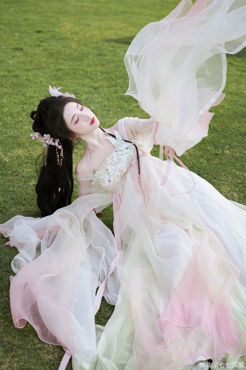 Summer Fashion for Ancient Chinese Child Girls:The Charm of Hanfu Traditional Clothing Summer Fashion for Ancient Chinese Child Girls:The Charm of Hanfu Traditional Clothing