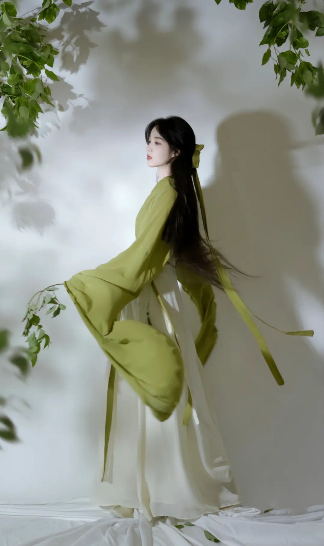 Reinventing the Qipao:The Evolution of Traditional Cheongsam with Modern Grids Reinventing the Qipao:The Evolution of Traditional Cheongsam with Modern Grids