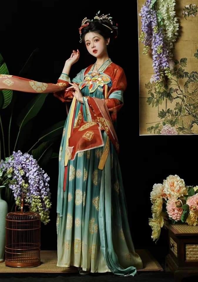 The Enchantment of a Green Ponyskin Skirt The Enchantment of a Green Ponyskin Skirt