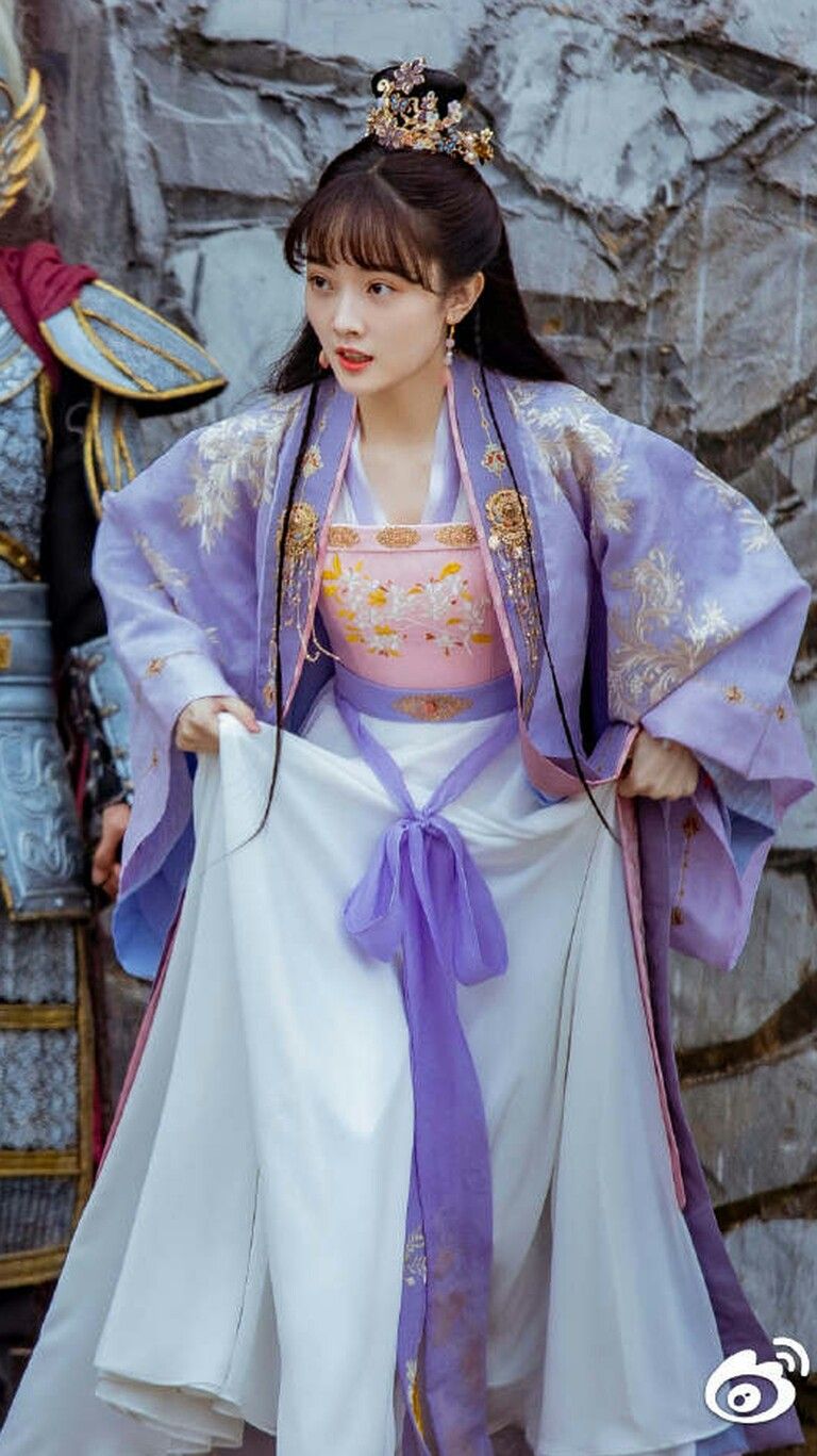 Winter Hanfu Womens Ensemble:A Blend of Tradition and Fashion Winter Hanfu Womens Ensemble:A Blend of Tradition and Fashion