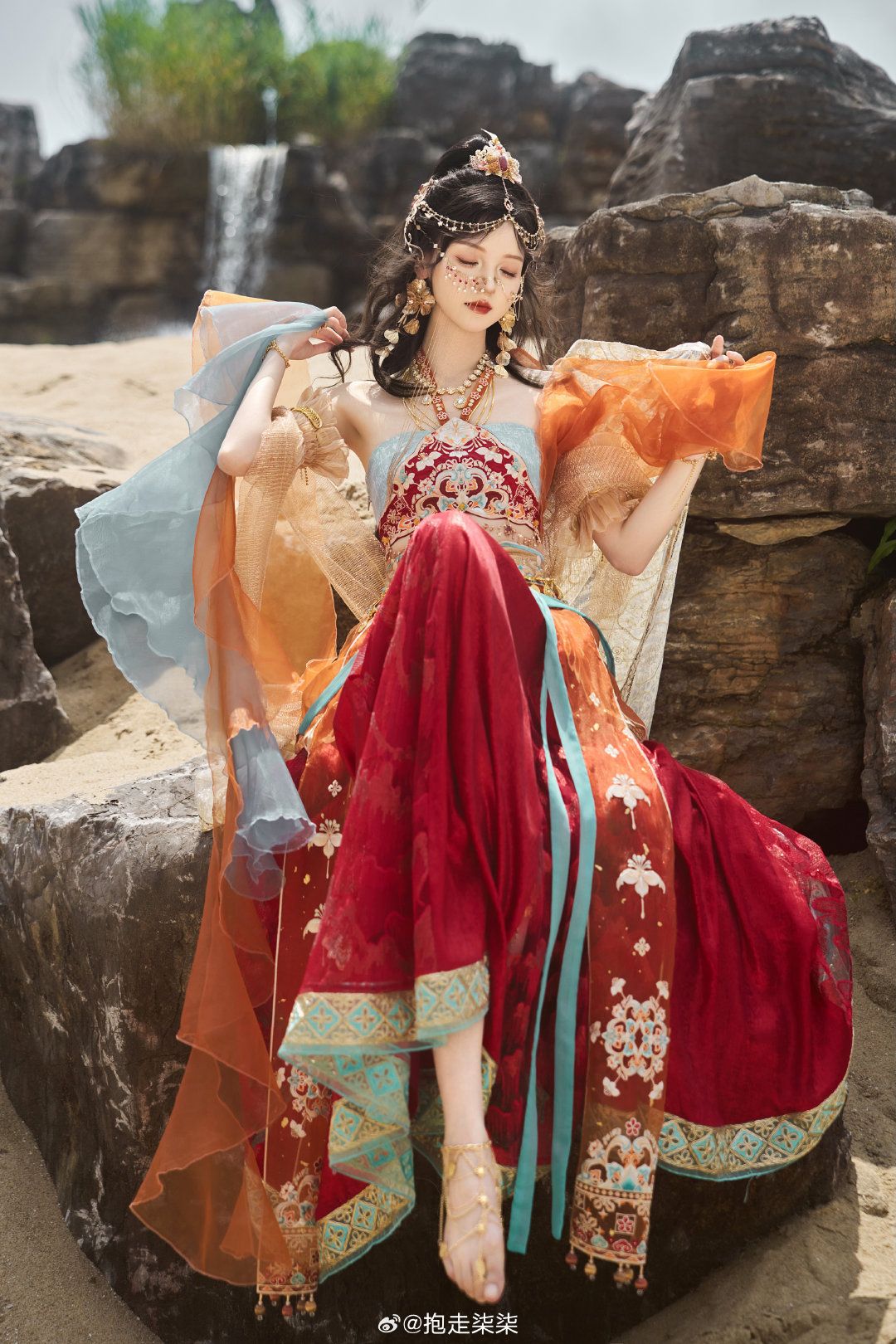 Traditional Chinese-Style Womens Autumn-Winter Coats:The Charm of Tang Zhuang Traditional Chinese-Style Womens Autumn-Winter Coats:The Charm of Tang Zhuang