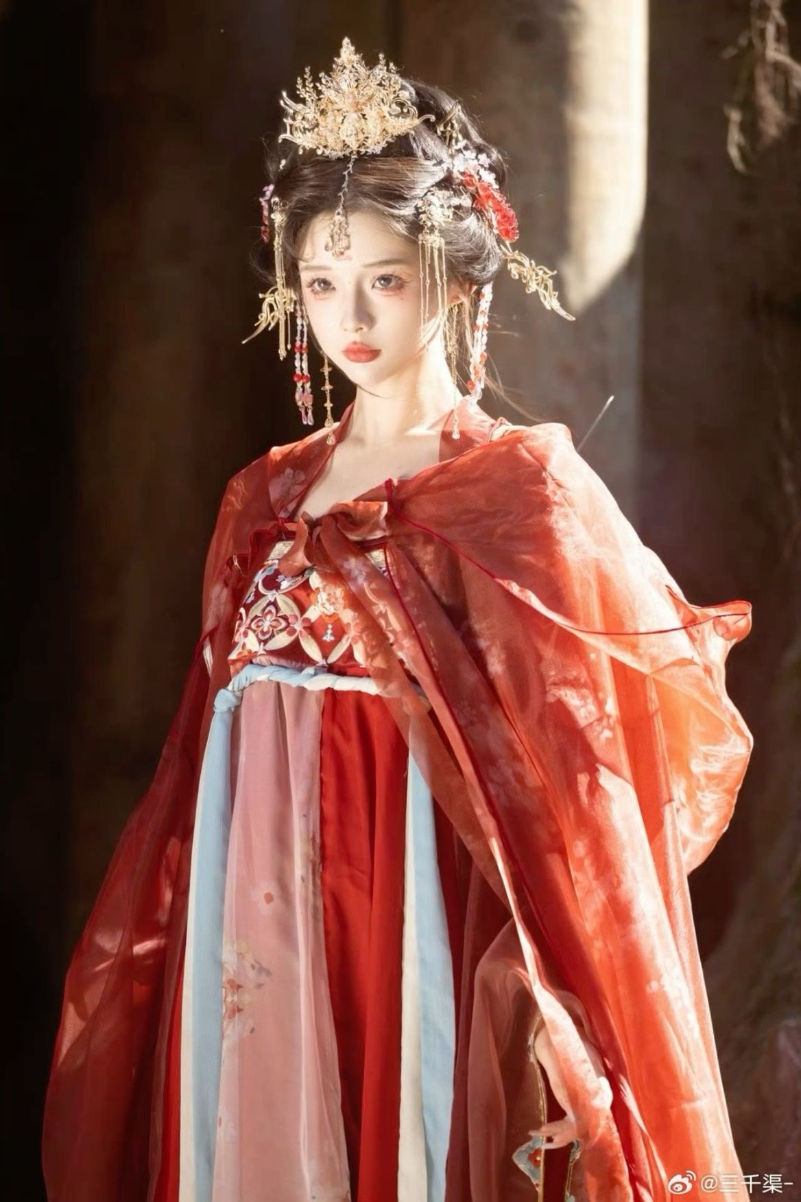 The Splendor of Hanfu Flower Wedding Gowns:A Journey into Traditional Chinese Wedding Attire The Splendor of Hanfu Flower Wedding Gowns:A Journey into Traditional Chinese Wedding Attire