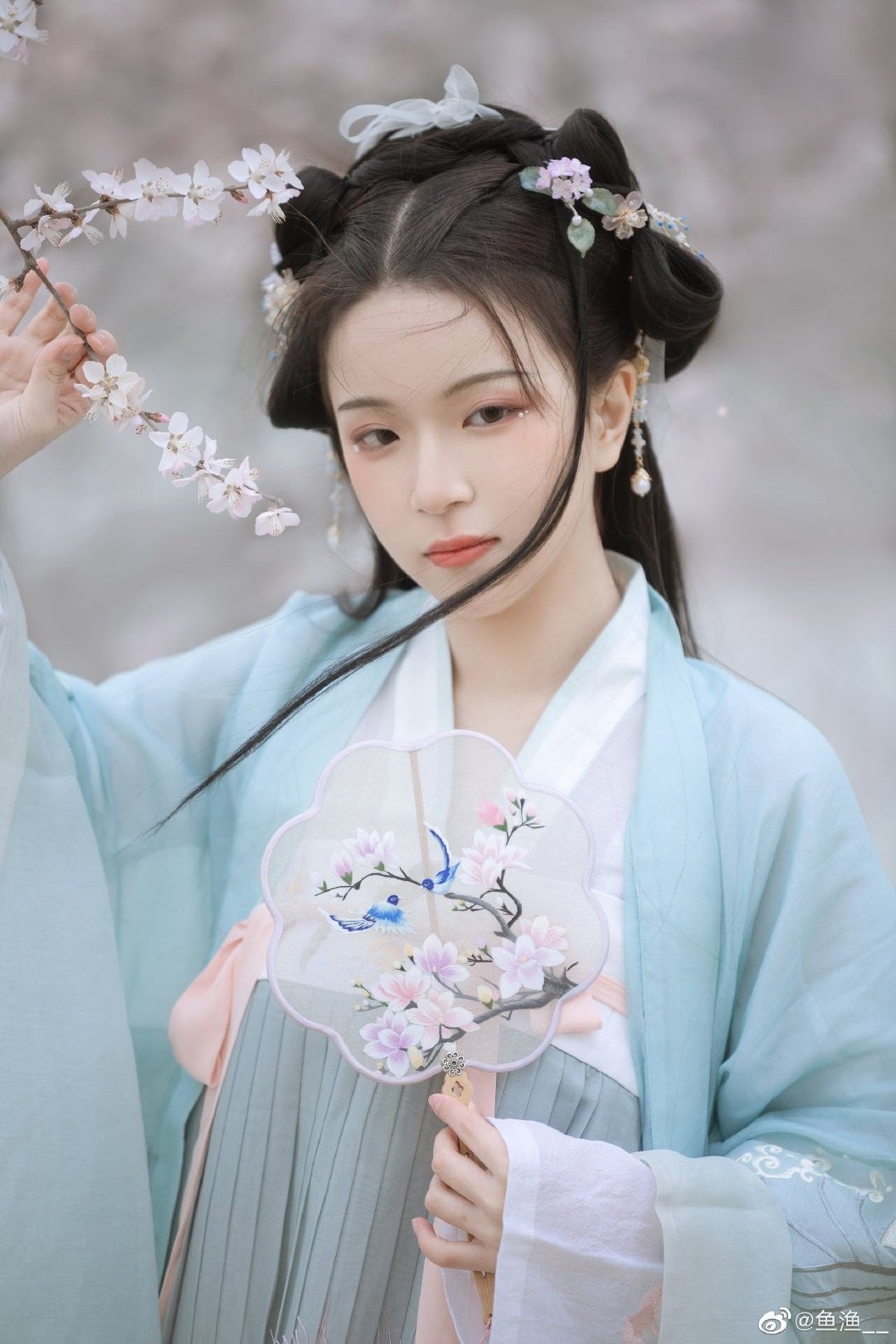 Elegance in a Glance:The High-End Charm of Xiangyunsha Cheongsam Qipao Elegance in a Glance:The High-End Charm of Xiangyunsha Cheongsam Qipao