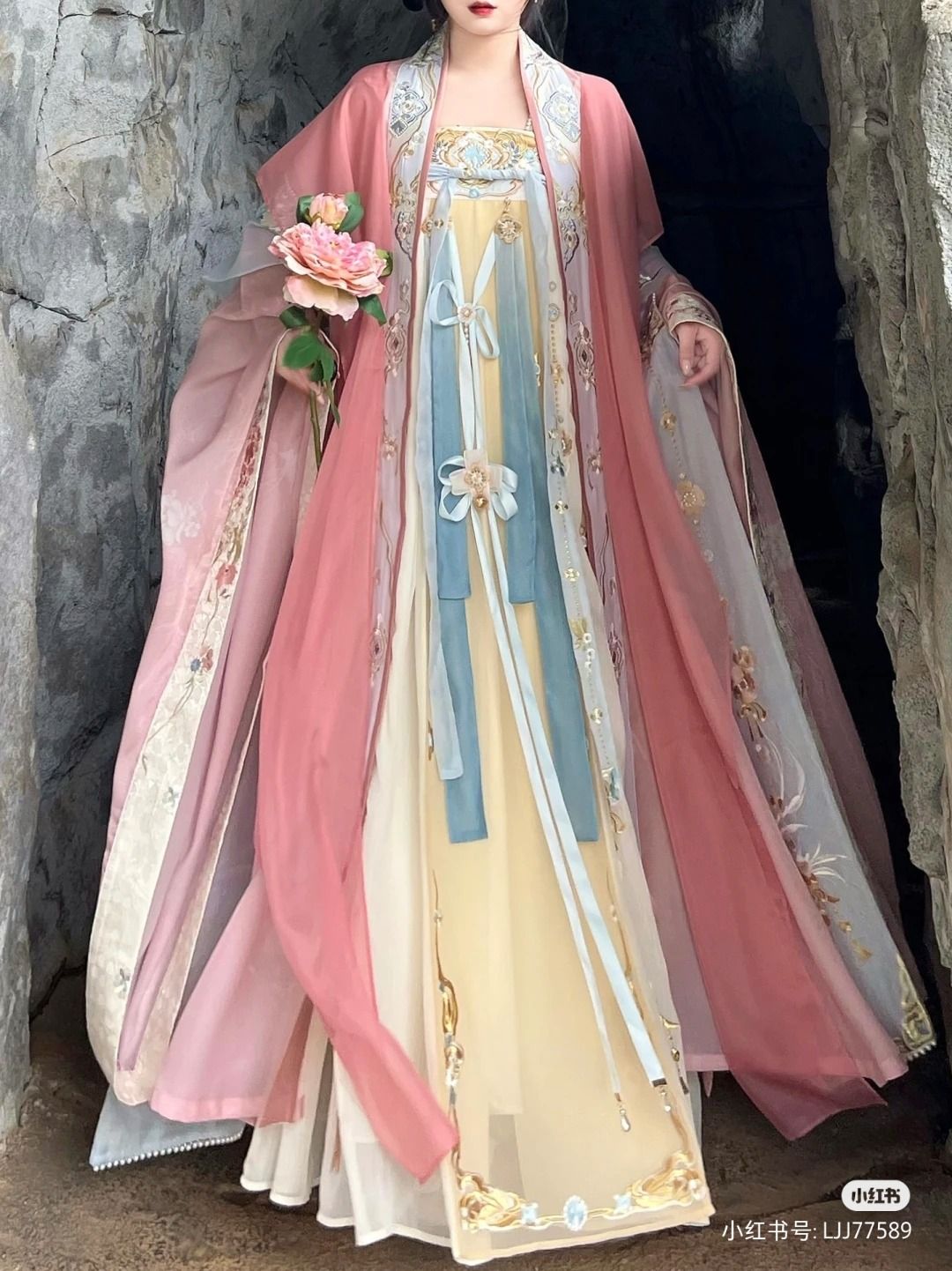 Vintage Girls Dress:The Revival of Traditional Cheongsam-Style Bloomers Vintage Girls Dress:The Revival of Traditional Cheongsam-Style Bloomers