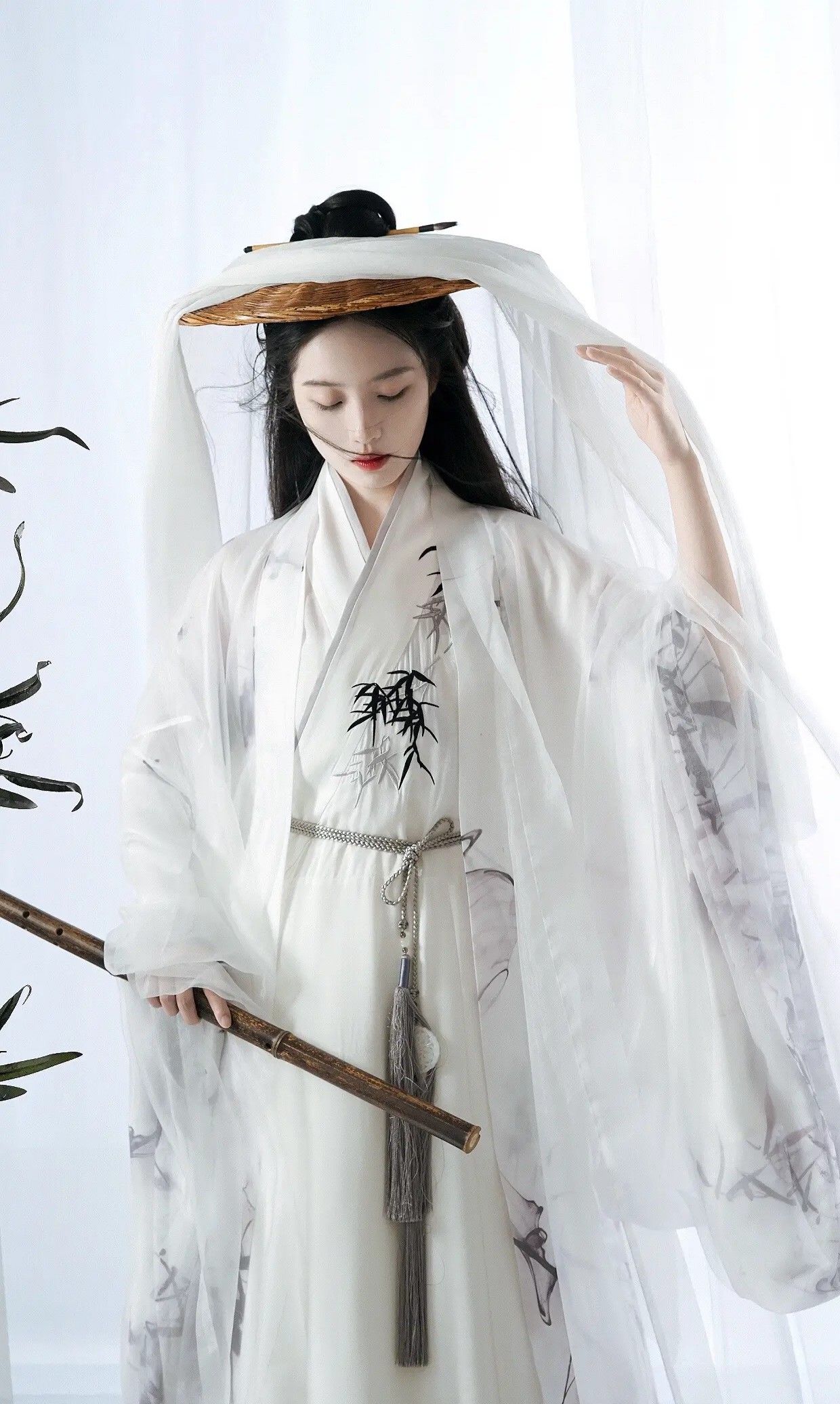The Splendor of Hanfu:The Elegant Cheongsam with Flared Sleeves and Waist-Length Design The Splendor of Hanfu:The Elegant Cheongsam with Flared Sleeves and Waist-Length Design