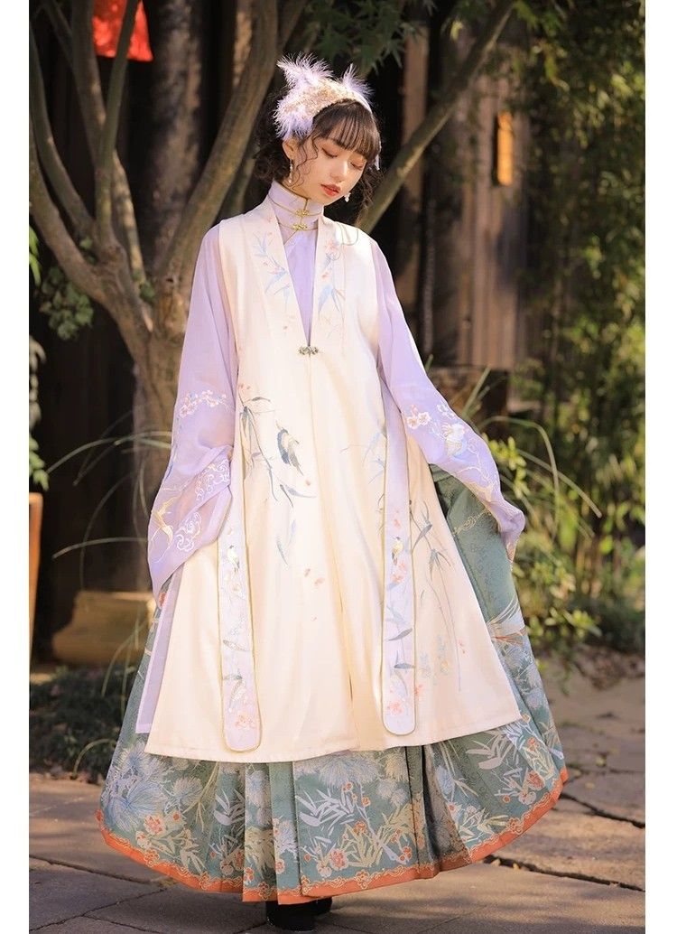 Dazhai Dragon:The Enchantment of Hanfu Traditional Clothing Dazhai Dragon:The Enchantment of Hanfu Traditional Clothing